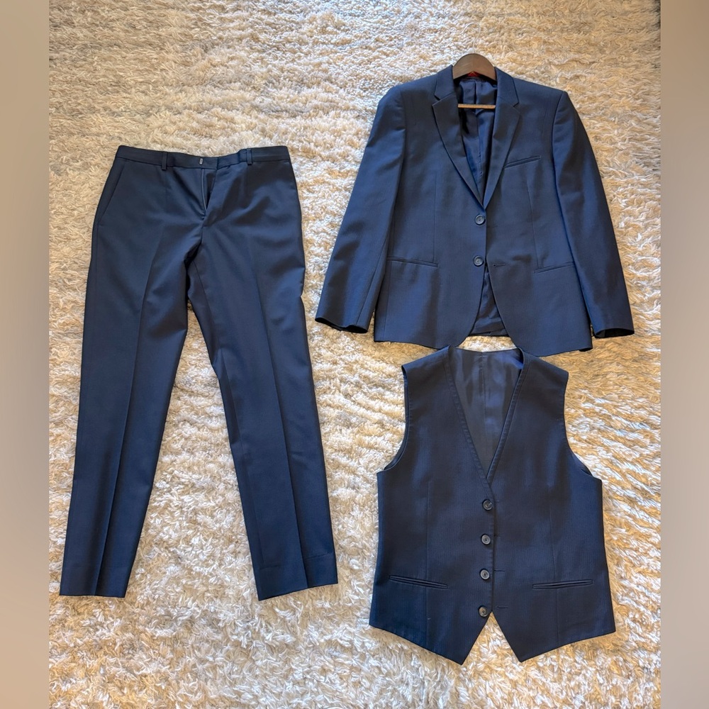 MEN’S 3 piece suit- 2014